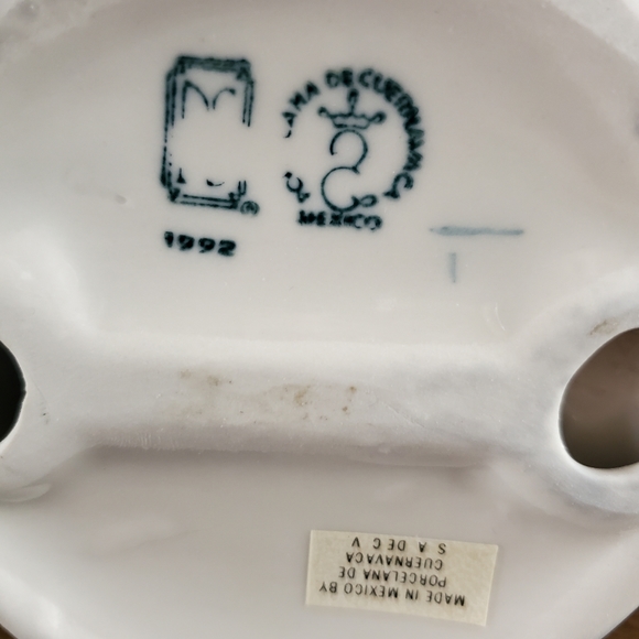 Vintage Clown Figurine Made In Mexico By Porcelana de Cuernavaca Glossy 8” H - Picture 6 of 8